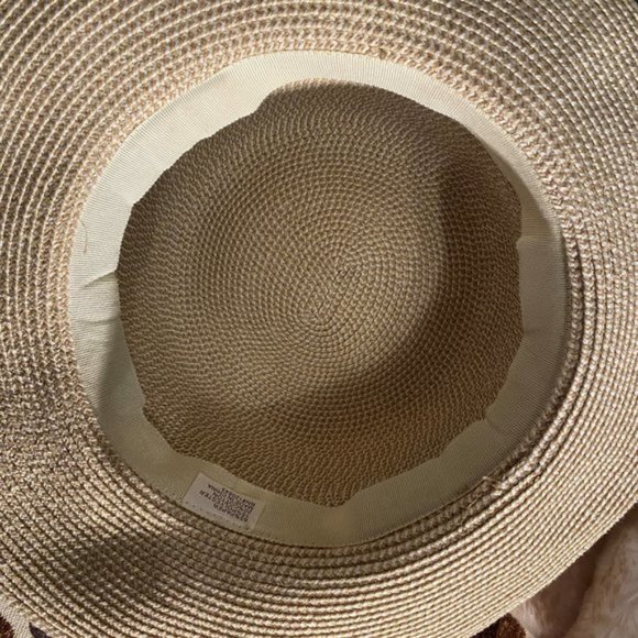 Special occasion white ribbon round hat - Picture 6 of 6